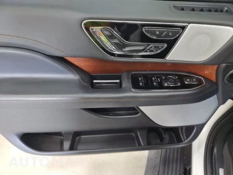 2024 Lincoln Navigator Black Label - miniatura 9