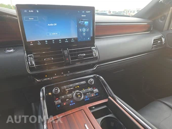 2024 Lincoln Navigator L Premiere – miniatura 11