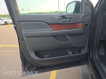 2024 Lincoln Navigator L Premiere – miniatura 9