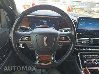 2024 Lincoln Navigator L Premiere – miniatura 10