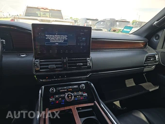 2024 Lincoln Navigator L Premiere – miniatura 11