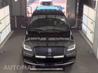 2024 Lincoln Navigator L Premiere – miniatura 2