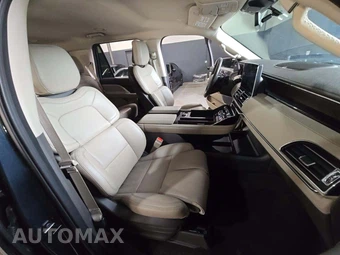 2024 Lincoln Navigator Premiere – miniatura 19