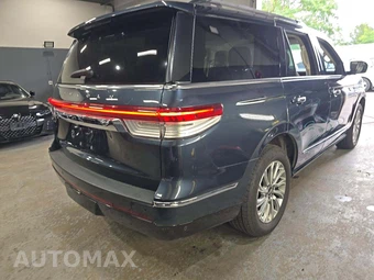 2024 Lincoln Navigator Premiere – miniatura 3