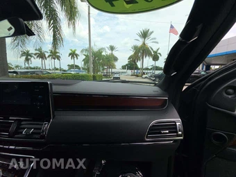 2024 Lincoln Navigator Premiere – miniatura 20