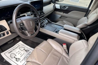 2024 Lincoln Navigator Reserve - miniatura 3