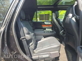 2024 Lincoln Navigator Reserve – miniatura 17