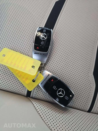 2024 Mercedes-Benz AMG G 63 4MATIC - miniatura 8