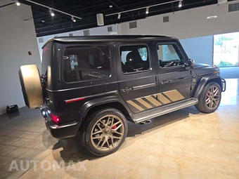 2024 Mercedes-Benz AMG G 63 4MATIC - miniatura 3