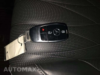 2024 Mercedes-Benz AMG G 63 4MATIC - miniatura 8