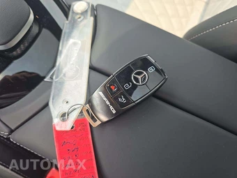 2024 Mercedes-Benz AMG GT 63 4MATIC Hatchback - miniatura 5