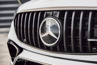 2024 Mercedes-Benz AMG S 63 E - miniatura 8