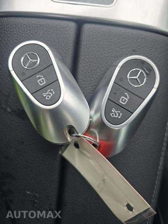 2024 Mercedes-Benz C 300 4MATIC - miniatura 9