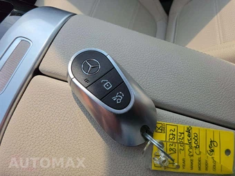 2024 Mercedes-Benz C 300 4MATIC - miniatura 8