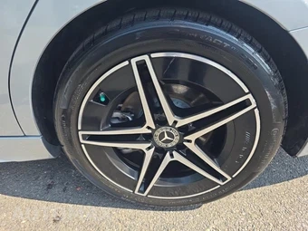 2024 Mercedes-Benz C 300 4MATIC - miniatura 11