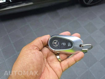 2024 Mercedes-Benz C 300 - miniatura 8