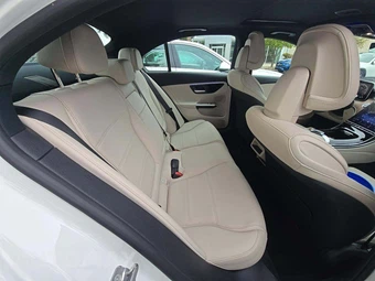 2024 Mercedes-Benz C 300 - miniatura 16