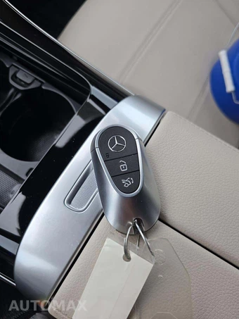 2024 Mercedes-Benz C 300 - miniatura 8