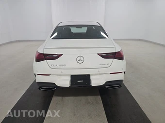 2024 Mercedes-Benz CLA 250 4MATIC - miniatura 5
