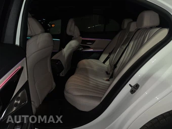 2024 Mercedes-Benz E 350 4MATIC Sedan - miniatura 19