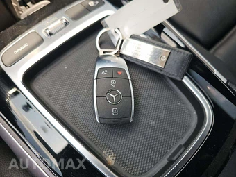 2024 Mercedes-Benz GLB 250 – miniatura 5