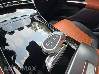 2024 Mercedes-Benz GLC 300 4MATIC - miniatura 8