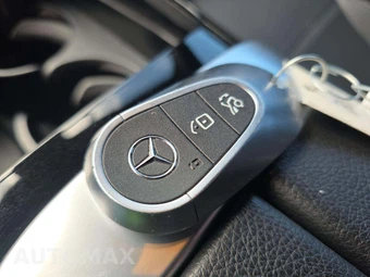 2024 Mercedes-Benz GLC 300 4MATIC - miniatura 8
