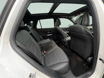 2024 Mercedes-Benz GLC 300 4MATIC - miniatura 11
