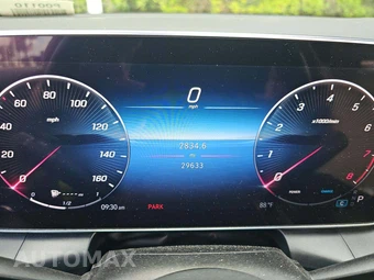 2024 Mercedes-Benz GLC 300 – miniatura 9