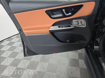 2024 Mercedes-Benz GLC 300 – miniatura 9