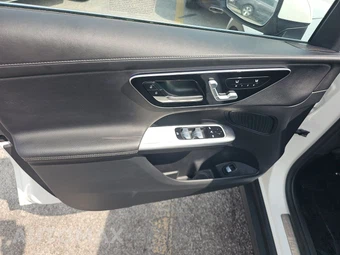 2024 Mercedes-Benz GLC 300 - miniatura 9
