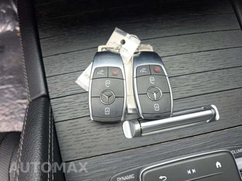 2024 Mercedes-Benz GLS 450 4MATIC - miniatura 8
