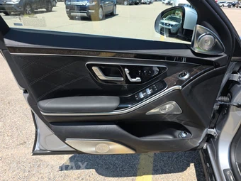 2024 Mercedes-Benz Maybach S 680 4MATIC - miniatura 9
