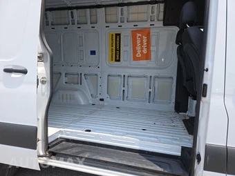 2024 Mercedes-Benz Sprinter 2500 Cargo Van 144.0" WB – miniatura 13