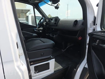 2024 Mercedes-Benz Sprinter 2500 Cargo Van 144.0" WB – miniatura 8