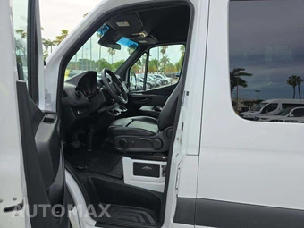 2024 Mercedes-Benz Sprinter 2500 Passenger Van 170.0" WB - miniatura 3