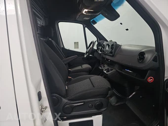 2024 Mercedes-Benz Sprinter 3500 Cargo Van DRW 170.0" WB - miniatura 8