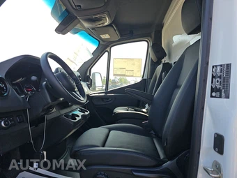 2024 Mercedes-Benz Sprinter 3500XD Cab Chassis DRW - miniatura 7
