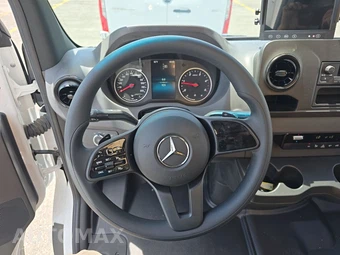 2024 Mercedes-Benz Sprinter 4500 Cab Chassis DRW - miniatura 10