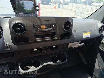 2024 Mercedes-Benz Sprinter 4500 Cab Chassis DRW - miniatura 11