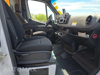 2024 Mercedes-Benz Sprinter 4500 Cab Chassis DRW - miniatura 8