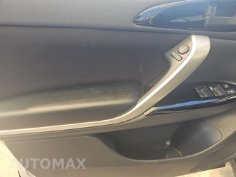 2024 Mitsubishi Eclipse Cross LE - miniatura 9