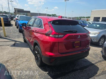 2024 Mitsubishi Eclipse Cross LE – miniatura 2