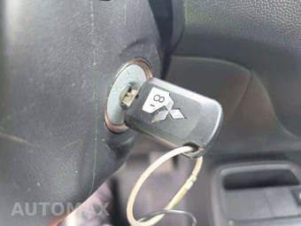 2024 Mitsubishi Mirage ES – miniatura 8