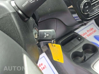 2024 Mitsubishi Mirage ES – miniatura 8