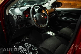2024 Mitsubishi Mirage ES - miniatura 8