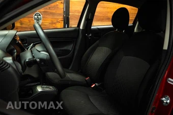 2024 Mitsubishi Mirage ES - miniatura 9