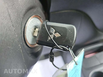 2024 Mitsubishi Mirage ES – miniatura 5