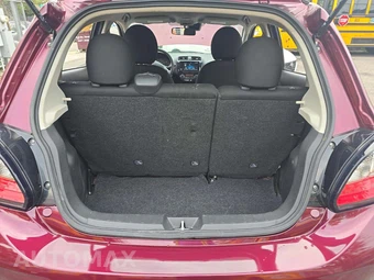 2024 Mitsubishi Mirage ES – miniatura 14