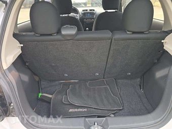2024 Mitsubishi Mirage ES – miniatura 14